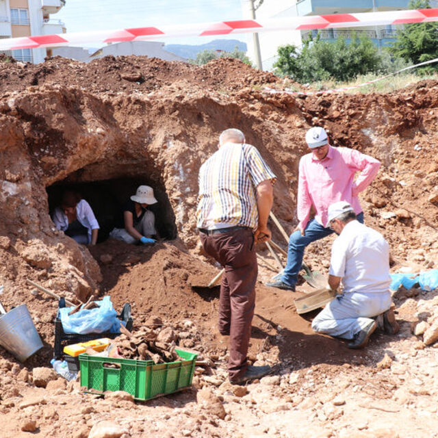 İnşaat kazısında bulundu! 3 kişiye ait!