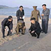 Trump'ın gündemi Kuzey Kore plajları!