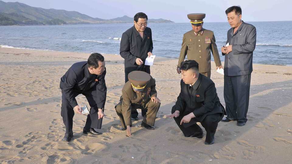 Trump'ın gündemi Kuzey Kore plajları!