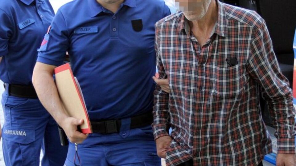 Ahıra giren karısı engel olmak istedi, sonrası korkunç!