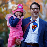 Sosyal medya Trudeau'nun kaşlarını konuşuyor!