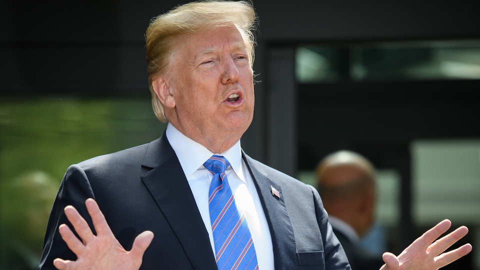 Trump'tan ünlü oyuncuya sert tepki: Uyan sersem