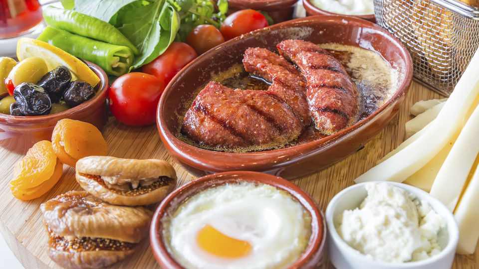 Uzmanlar uyardı! Çay ve tatlıyı aynı anda yemeyin!