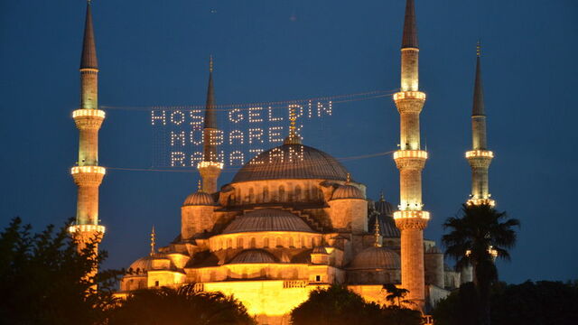 İstanbul'da bugün iftar saat kaçta?