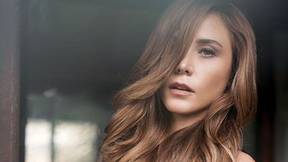 Burçin setlere geri dönüyor