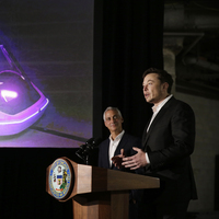 25 milyon dolarlık Tesla hissesi aldı