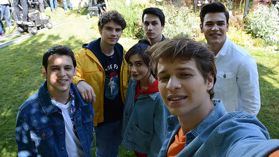 4N1K İlk Aşk oyuncu kadrosunda kimler var?