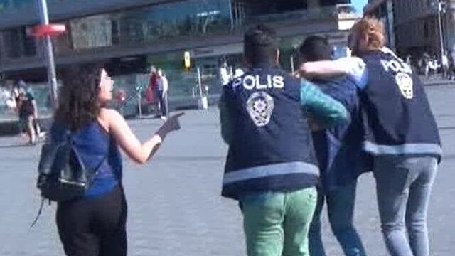 Susmadı! Çığlıklarıyla Taksim'i inletip, tacizciyi böyle yakalattı