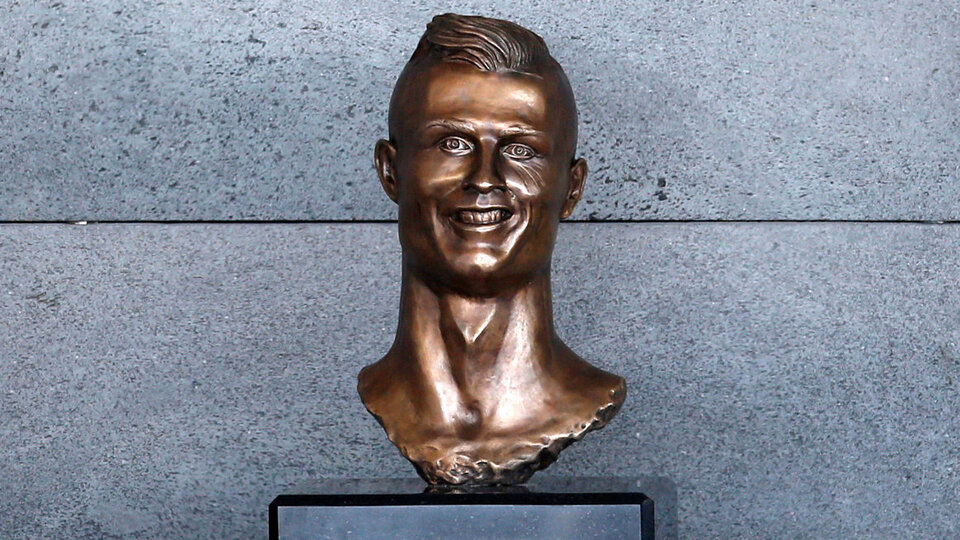 Ronaldo'nun heykeli değişti