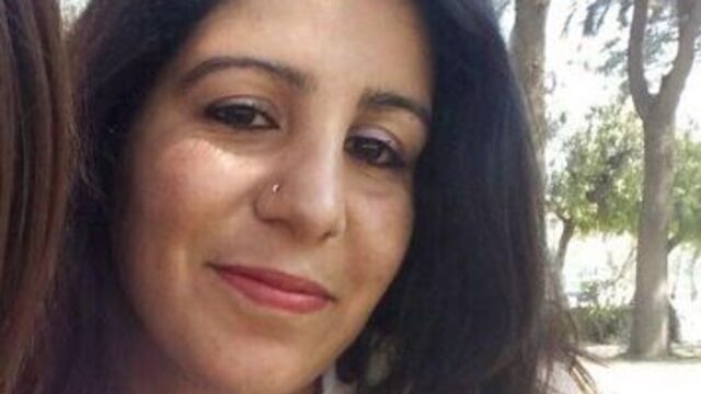 Ailesi katilin yanında yer aldı!