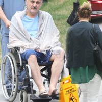 Faik Öztürk tekerlekli sandalyede