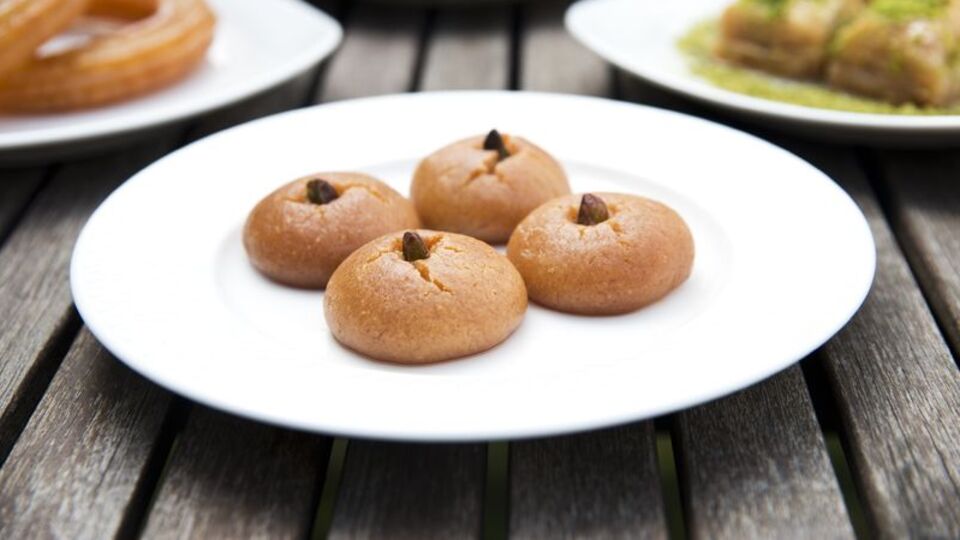 Pastane usulü şekerpare nasıl yapılır?