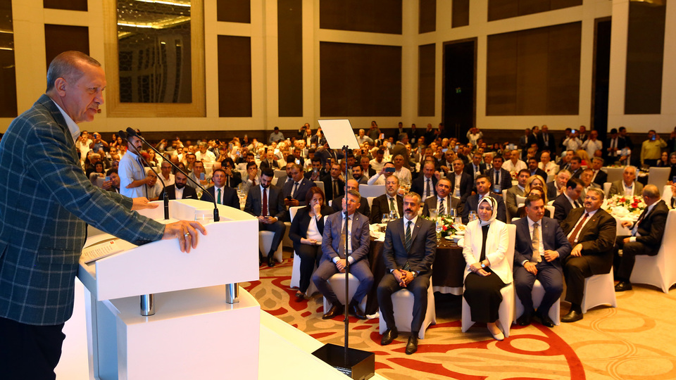 Cumhurbaşkanı Erdoğan Çukurova'daki işadamları ile buluştu