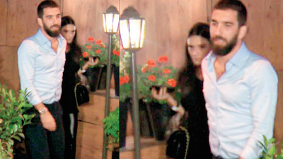 Turan çifti yemekte