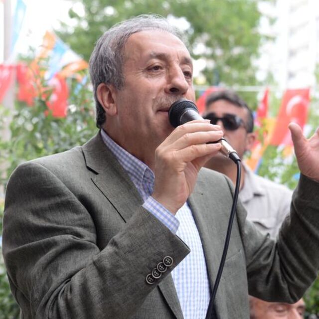Eker: Terör uygulamadan düşüncelerimizi tartışabiliriz