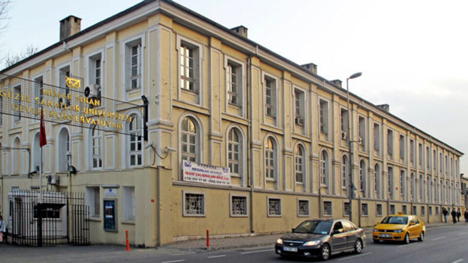 Mimar Sinan Devlet Konservatuvarı'na tahliye