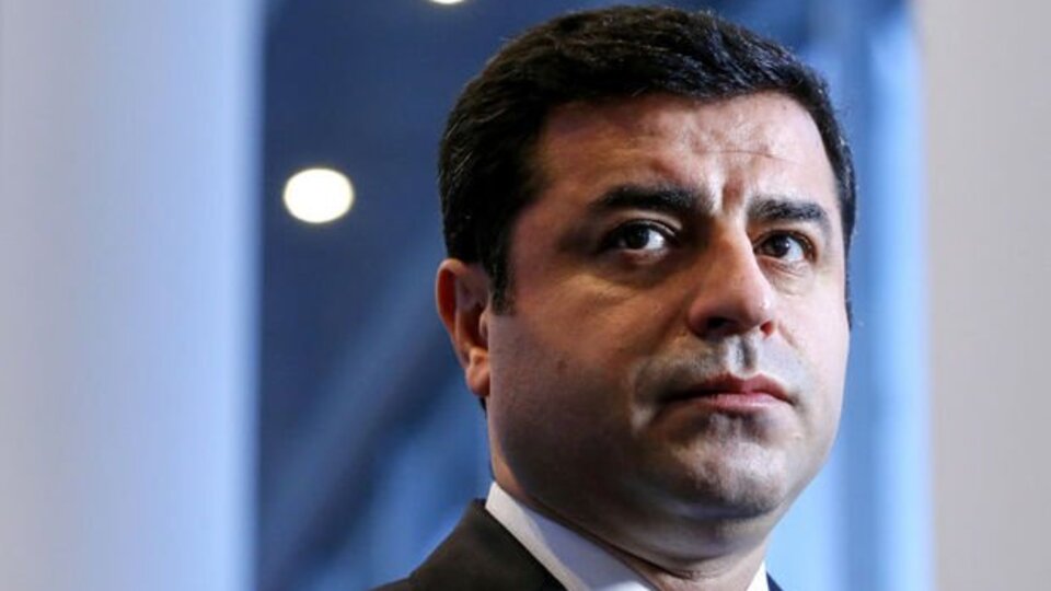 Demirtaş e-miting düzenledi: Her şey sevmekle başlar