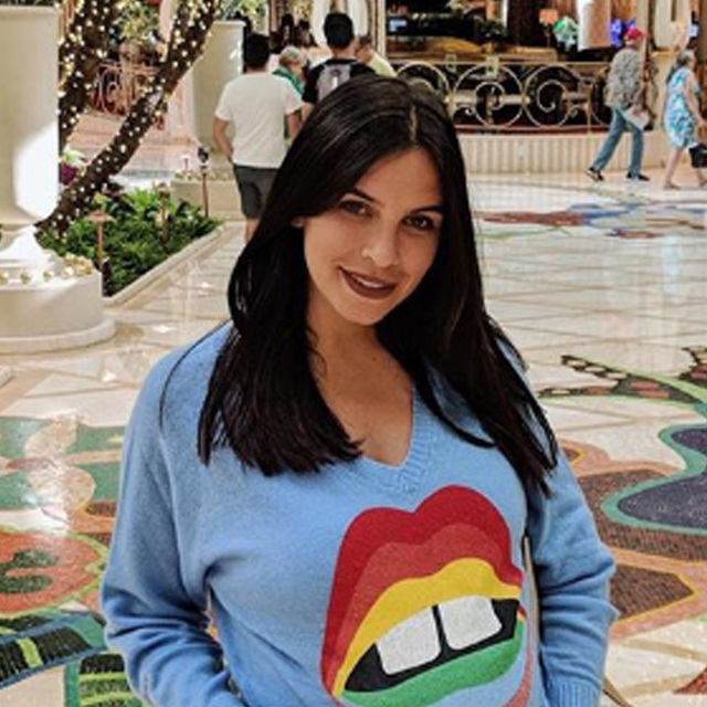Gelen tüm hediyeleri bağışlayacak