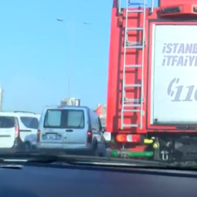 Baktılar olacak gibi değil... "Aferin minibüs"