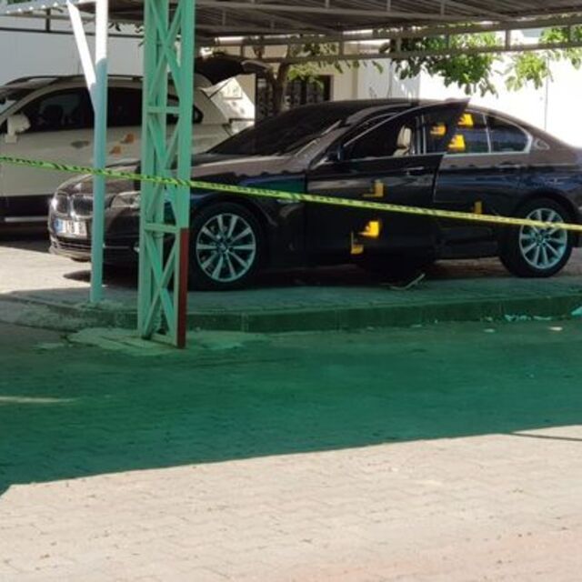 Lüks otomobile silahlı saldırı!