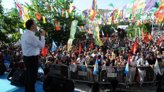 Temelli: Yeni anayasayı hayata geçirelim