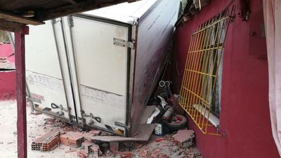 Oy kullanmaya gittiler, hayatları kurtuldu