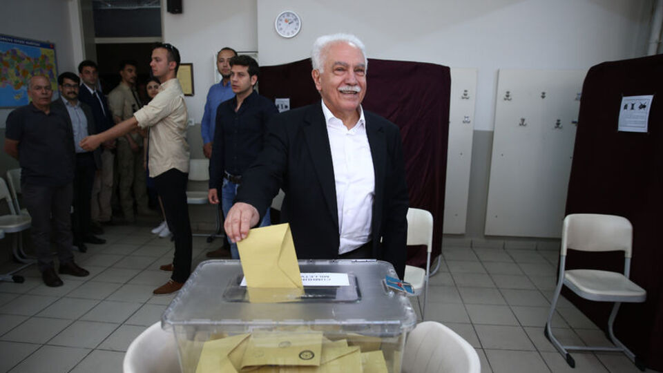 Doğu Perinçek oyunu kullandı