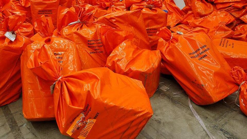 Okuldakilere dışarıdan oy çuvallarının verildiği iddiası yalanlandı