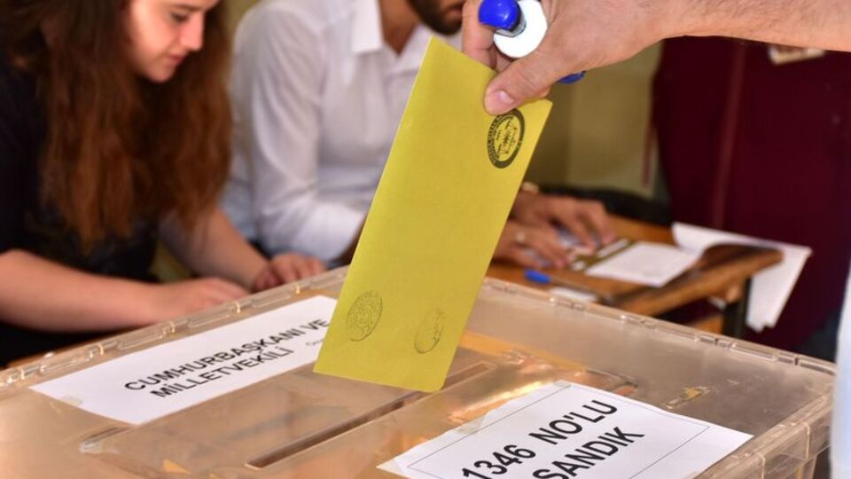 İzmir'de her partinin oyu düştü, sadece HDP'ninki arttı