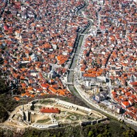 Farklı tarihi yapıları ile Priştine gezilecek yerler listesi...