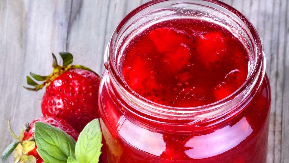 Ev yapımı çilek reçeli nasıl yapılır?