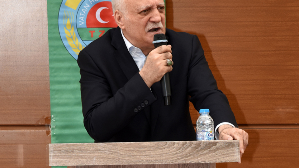 "Topyekun ülke menfaatlerine odaklanılmalı"