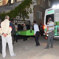 Karısını öldürdü, komşusunu tüfekle kovaladı