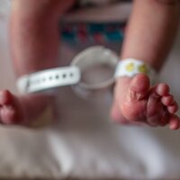 Şanlıurfa'da korkunç olay! Sağlık personeli makasla bebeğin parmağını kesti