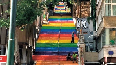 İstanbul'un yokuşlarına yürüyen merdiven geliyor