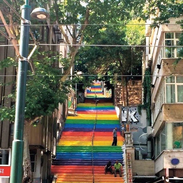 İstanbul'un yokuşlarına yürüyen merdiven geliyor