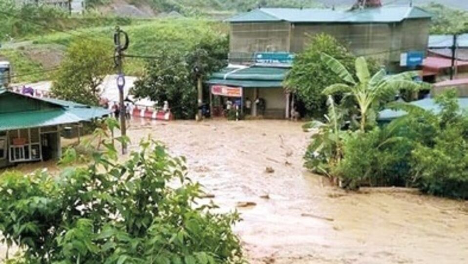 Vietnam'da sel baskını: 15 ölü