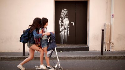 Banksy'den Paris'te yeni resimler: 1968 isyanına övgü, mülteci politikalarına eleştiri