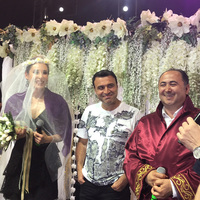 Sahnede sürpriz nikah!