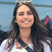 Amine'den Mesut'a destek!