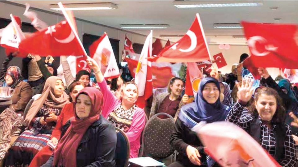 Türklere kutlama yapmayı da yasakladılar