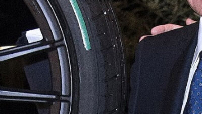 Pirelli'den İtalya Cumhuriyet Bayramı'na özel "üç renkli" lastik