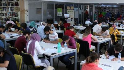 Kütüphanelere akın ettiler