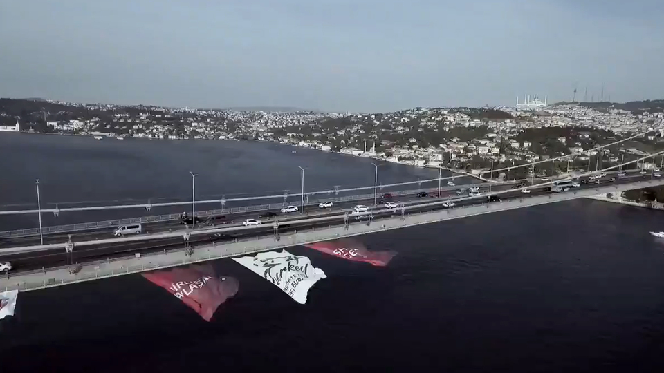 EURO 24 bayrağı İstanbul Boğazı'nda!