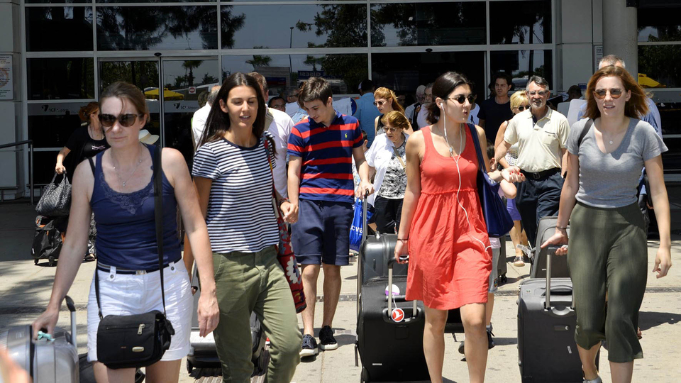 Turizmde hedef 2018'de cari açığa yüzde 40 katkı