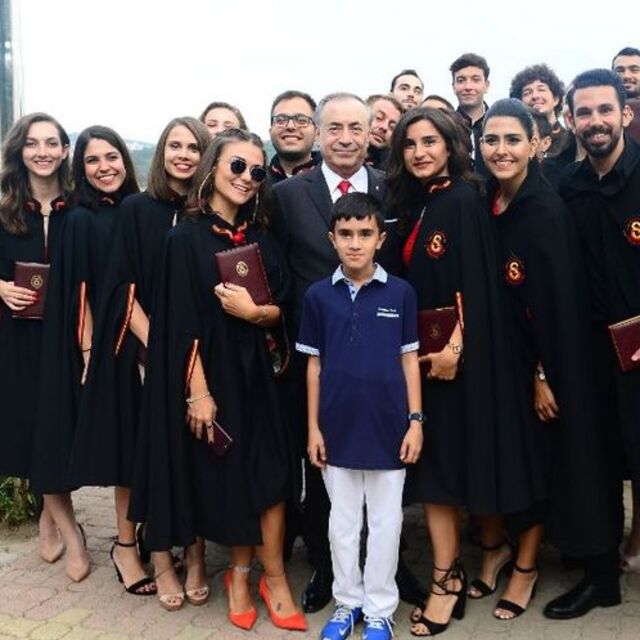 Mustafa Cengiz mezuniyet törenine katıldı