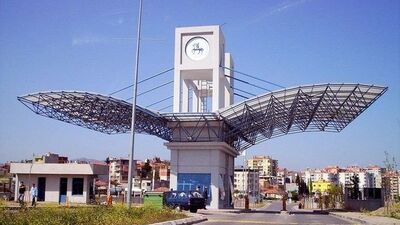 Rektörlüğe hücum