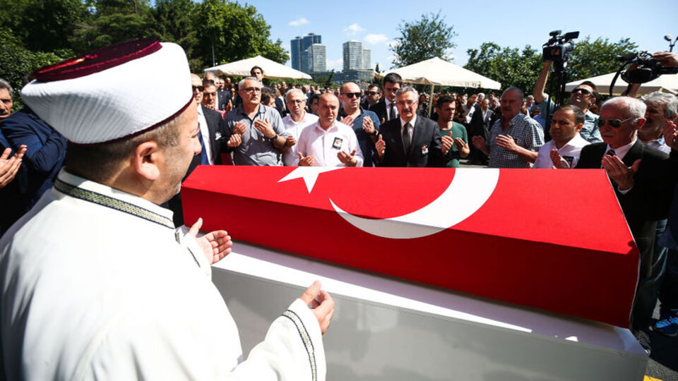 Şarık Tara son yolculuğuna uğurlandı!