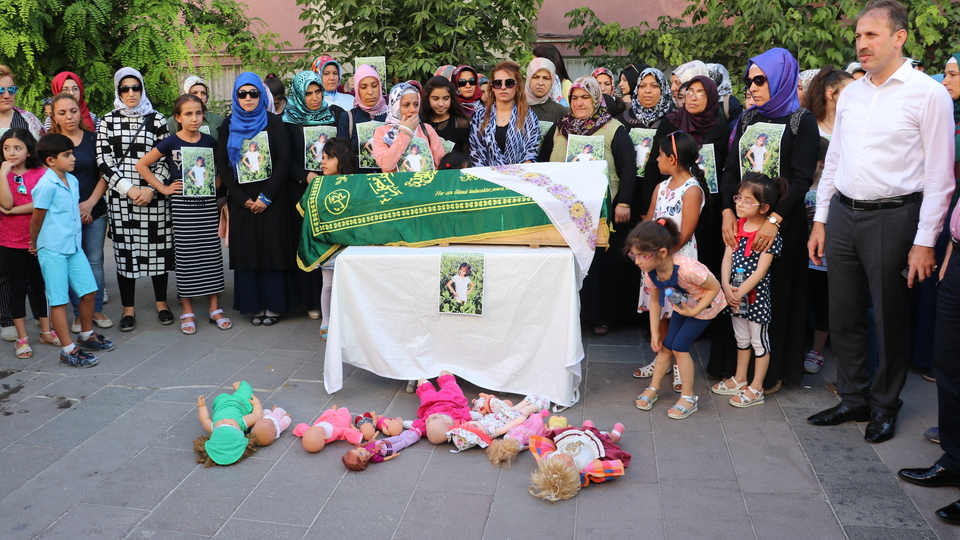 Eylül için eylem yapan kadınlar, tabut taşıyıp idam istedi 
