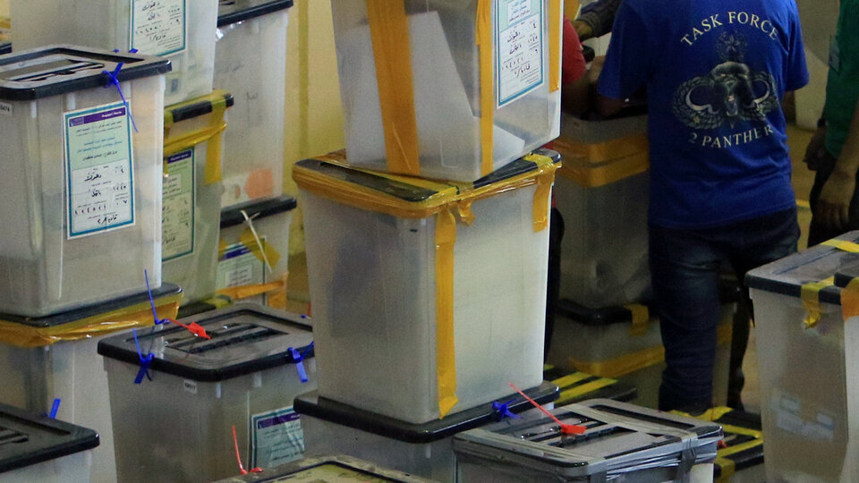 Kerkük'te oy deposuna bombalı saldırı!